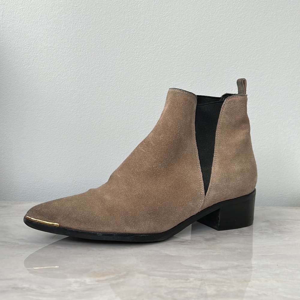 Marc Fisher Yale Chelsea Boots